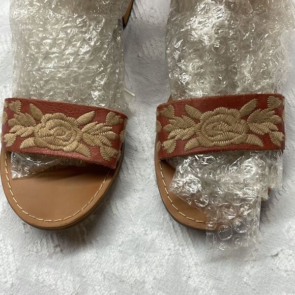 Latigo Anthropologie Tana Sandals Leather Size 10 Embroidered designs Boho - Picture 4 of 16
